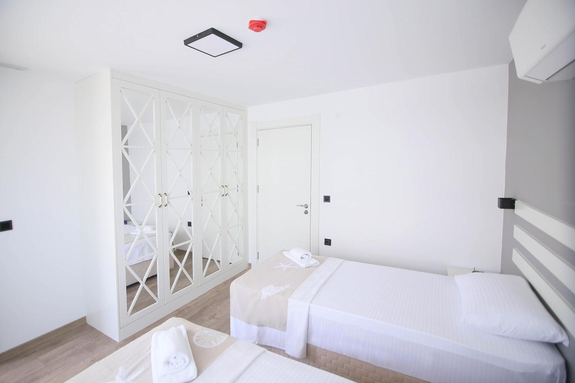 Krem Marin Otel Кешме Экстерьер фото